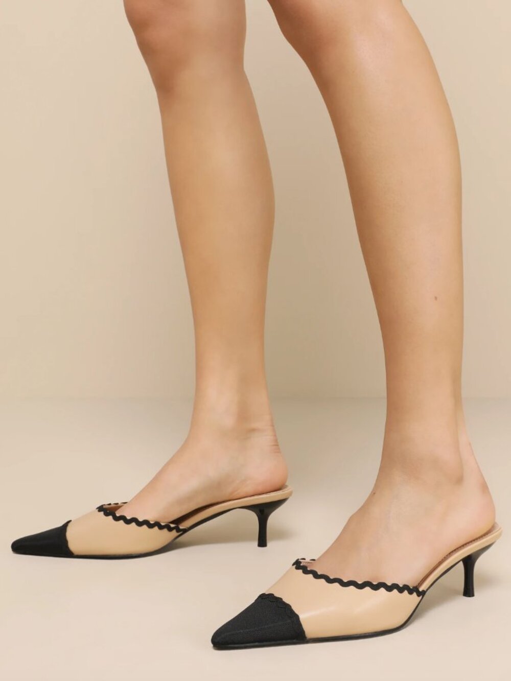 Lulu's Black and Tan Kitten Heel Mules in size 7.5 - Picture 4 of 7